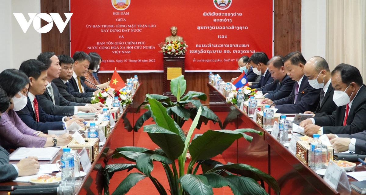 Việt Nam - Lào tăng cường hợp tác tôn giáo